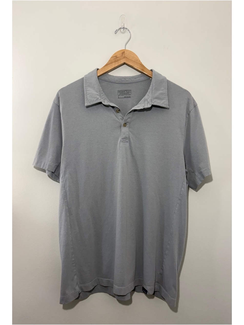 Patagonia “Essential Polo” grey basic polo shirt (large)
